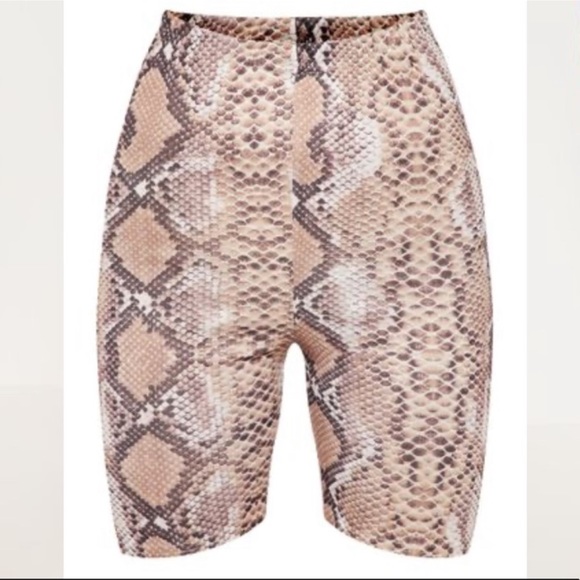 NWT PRETTYLITTLETHING Snake Print Cycle Shorts - Picture 4 of 6